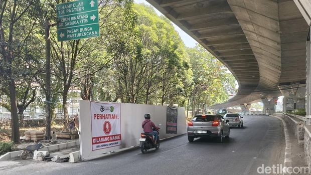 Proyek penataan trotoar di Tamansari dan Pasteur