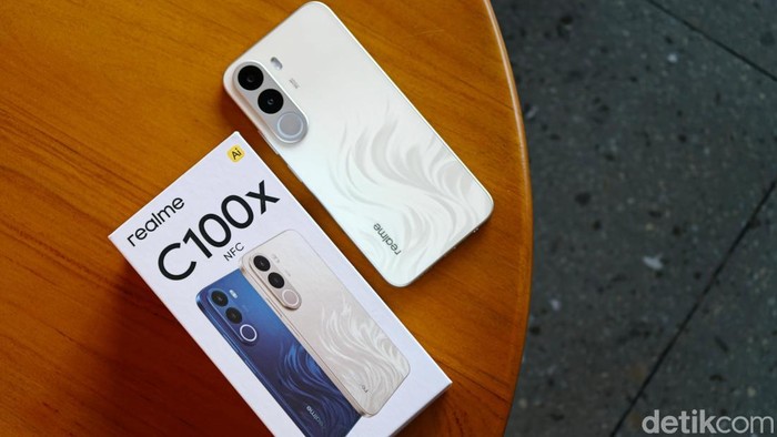 Realme C100X