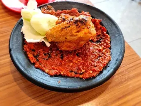 5 Restoran Ikonik dengan Sambal Terbaik di Indonesia, Ada Favoritmu?