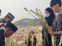 Selfi Nafilah Ditinggal Ibu Selamanya Usai 1 Bulan Dampingi Lawan Sakit