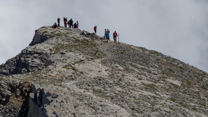 OLYMPUS, GREECE - AUGUST 02: Hikers at The E4 European Trail at Skala peak on August 02, 2020 in Olympus National Park, Greece.  (Photo by Athanasios Gioumpasis/Getty Images)