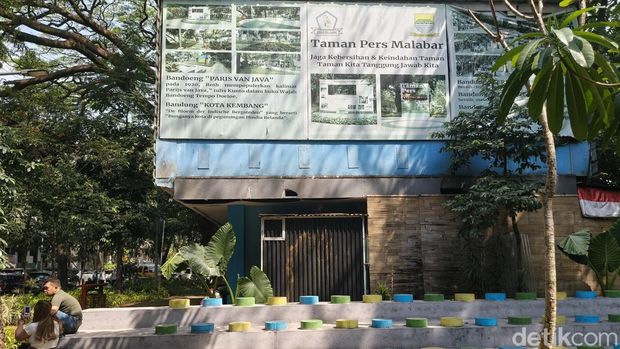 Suasana Taman Pers Malabar