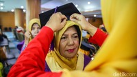 Seiring meningkatnya angka harapan hidup di Indonesia, keberadaan sekolah lansia dinilai menjadi salah satu langkah penting dalam mempersiapkan masyarakat lanjut usia agar tetap memiliki kualitas hidup yang sehat, aktif, dan produktif.