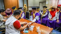 Selama mengikuti pendidikan, para peserta memperoleh materi mengenai kesehatan fisik, kesehatan mental, pola hidup sehat, gizi seimbang, serta pentingnya menjaga kebugaran di usia lanjut.
