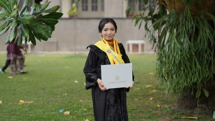 Yesita Vera Saraswati wisudawan S3 termuda UGM.