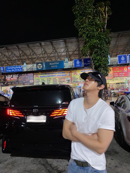 Ahn Hyo Seop menghadiri acara brand mie instan di Kiara Artha Park, Bandung, Jawa Barat, pada 25 Juli 2026.