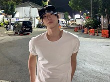Potret Ahn Hyo Seop Kena Udara Bandung