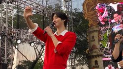 Potret Ahn Hyo Seop Kena Udara Bandung