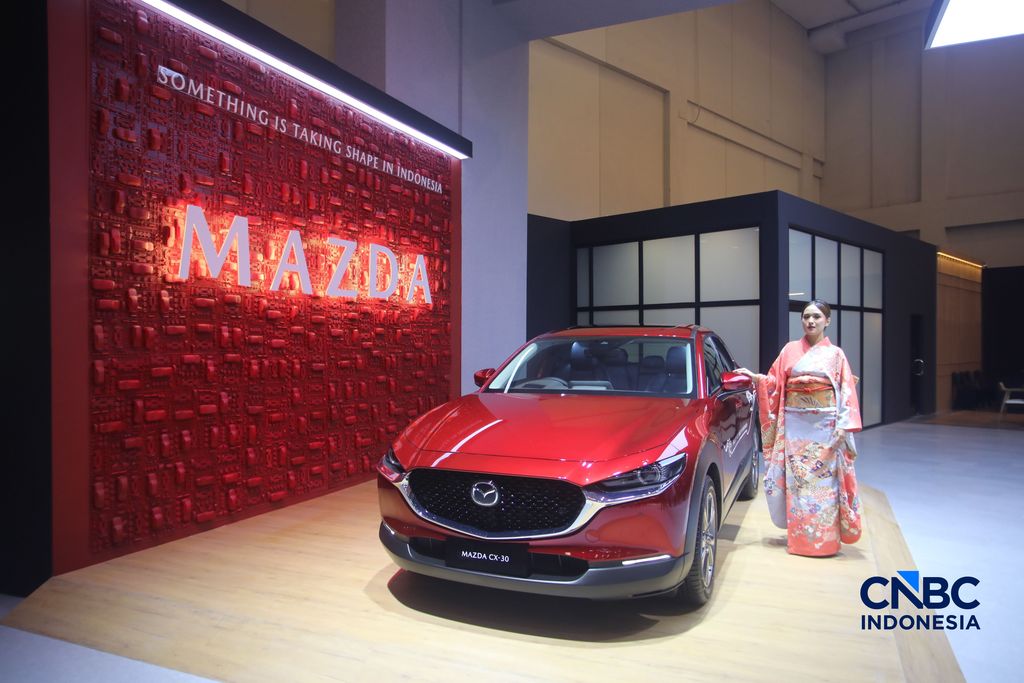 All New Mazda CX-30 yang dirakit di Indonesia ditampilkan dalam acara GIIAS 2026 di ICE BSD, Kabupaten Tangerang, Banten, Rabu (29/7/2026). (CNBC Indonesia/Faisal Rahman)