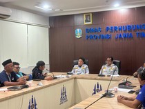 Sopir Angkot Malang Geruduk Kantor Dishub Jatim di Surabaya, Ini Tujuannya