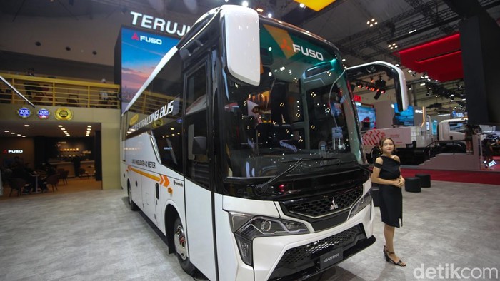 PT Krama Yudha Tiga Berlian Motors (KTB) selaku distributor resmi kendaraan niaga dari Mitsubishi Fuso di Indonesia, resmi memperkenalkan varian bus terbarunya, Mitsubishi Fuso Canter Extra Long Bus pada GIIAS 2026 di ICE BSD City, Tangerang, Rabu (29/7/2026).