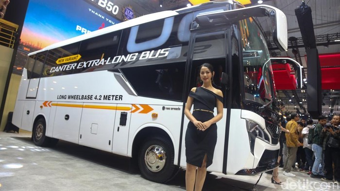 PT Krama Yudha Tiga Berlian Motors (KTB) selaku distributor resmi kendaraan niaga dari Mitsubishi Fuso di Indonesia, resmi memperkenalkan varian bus terbarunya, Mitsubishi Fuso Canter Extra Long Bus pada GIIAS 2026 di ICE BSD City, Tangerang, Rabu (29/7/2026).