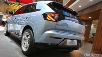 Mobil listrik ini dibekali paket ADAS Level 2, fitur parkir otomatis, serta teknologi Vehicle-to-Load (V2L).  