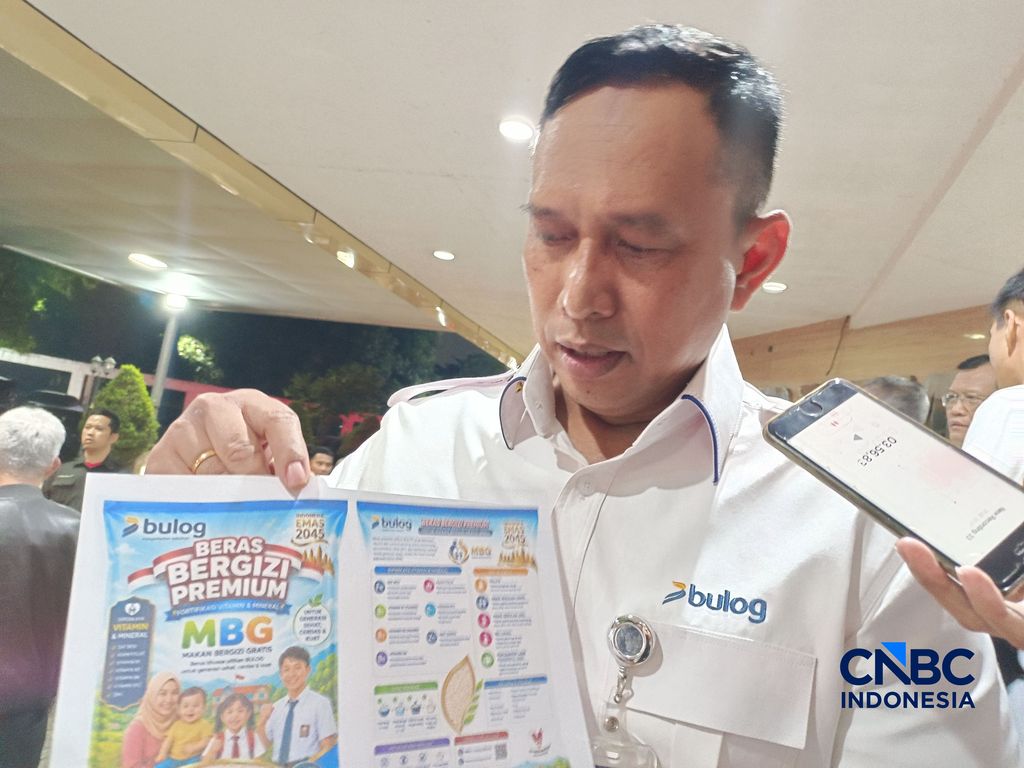 Direktur Utama Perum Bulog, Ahmad Rizal Ramdhani saat ditemui di Kantor Kementan, Jakarta, Selasa (28/7/2026). (CNBC Indonesia/Martyasari Rizky)