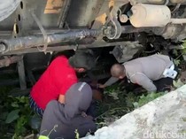 Video: Pedagang Tempe Tewas Tertimpa Truk Terguling di Nganjuk
