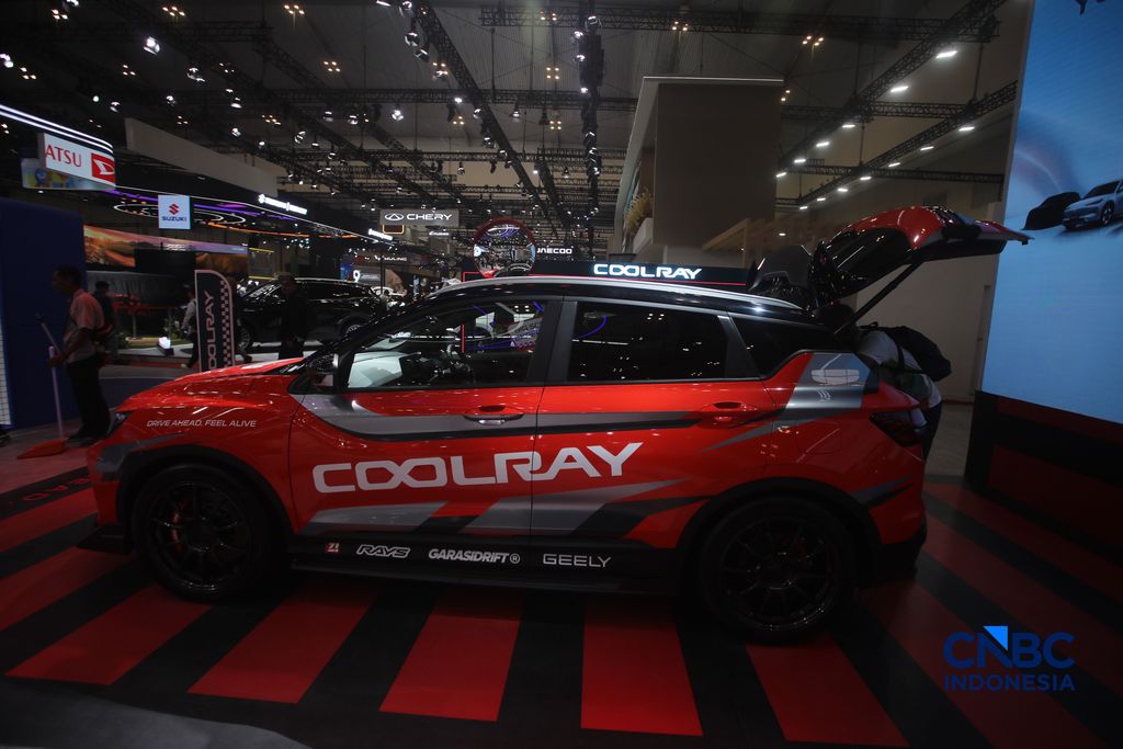 Geely Coolray ditampilkan dalam acara GIIAS 2026 di ICE BSD, Kabupaten Tangerang, Banten, Rabu (29/7/2026). (CNBC Indonesia/Faisal Rahman)