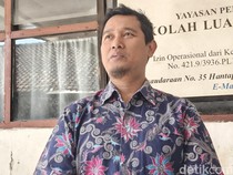 Panggilan Hati Deni Gusmawan Meski Digaji Rp 750 Ribu Per Bulan