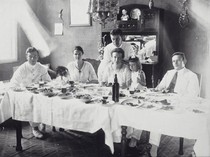 Menelusuri Jejak Dapur Hindia dari Tahun 1854 Lewat Kokki Bitja