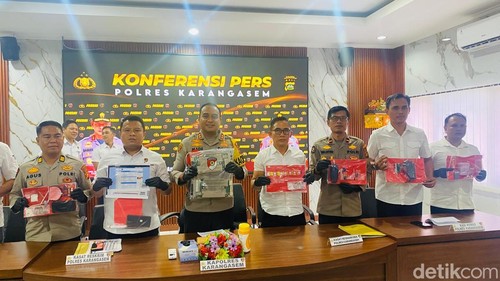 Kapolres Karangasem AKBP I Made Santika bersama jajaran saat melaksanakan rilis kasus di Aula Polres Karangasem, Rabu (29/7/2026).