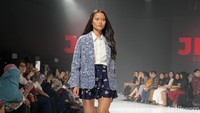 Adrie Basuki Tampilkan Cara Baru Daur Ulang Limbah Fashion di 'Jantung Nadi'
