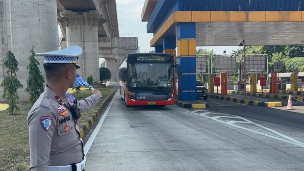 Korlantas Polri melalui Subdirektorat Pengawalan dan Patroli Jalan Raya (Subditwal dan PJR) Direktorat Penegakan Hukum (Ditgakkum) resmi mengoperasikan body worn camera (dok.Korlantas Polri)