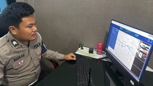Korlantas Polri melalui Subdirektorat Pengawalan dan Patroli Jalan Raya (Subditwal dan PJR) Direktorat Penegakan Hukum (Ditgakkum) resmi mengoperasikan body worn camera (dok.Korlantas Polri)