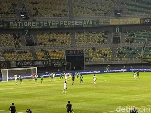 Persebaya Ungguli PSMS 1-0 di Babak Pertama