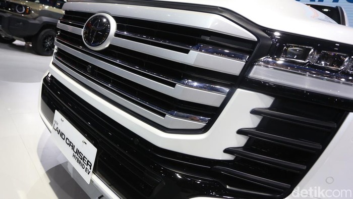 PT Toyota Astra Motor memboyong Land Cruiser 300 Hybrid ke lantai GIIAS 2026 di ICE BSD City, Kabupaten Tangerang, Rabu (29/7/2026).