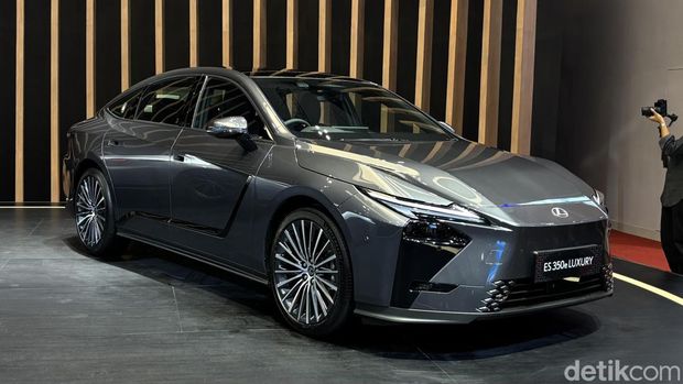 Lexus ES Hybrid dan Listrik Meluncur di GIIAS 2026, Harga Mulai Rp 1,2 Miliaran