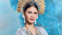 Maizura memakai gaun ini untuk foto prewedding. Sebuah penghormatan modern untuk warisan Bugis, tulisnya. (Foto: dok Instagram maiiizura)