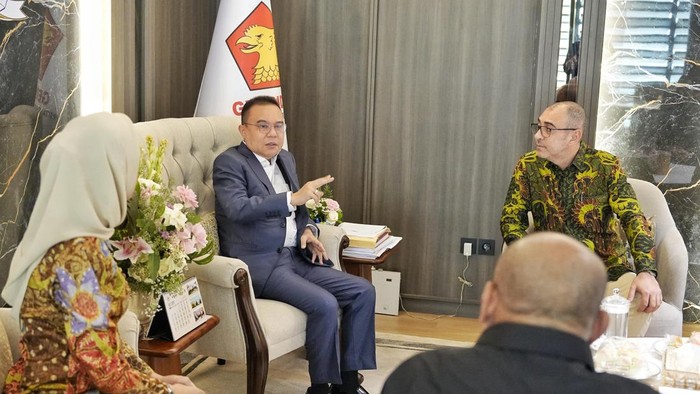 Wakil Ketua DPR RI Sufmi Dasco Ahmad memfasilitasi mediasi antara dengan Serikat Pekerja Perkebunan Nusantara PT. Sinergi Gula Nusantara (SPBUN-SGN) dengan pihak manajemen.