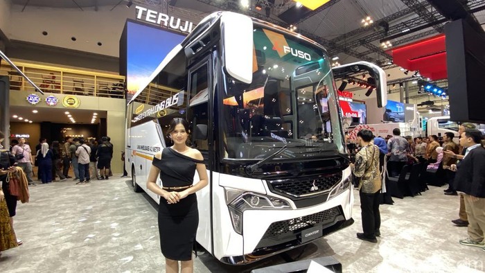 Mitsubishi Fuso Canter Extra Long Bus