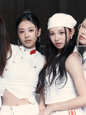 Lengkap! Ini Wajah 7 Member OURBIRTHDAY Girlband Baru JYP