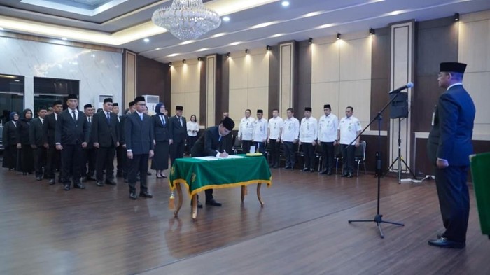 Pelantikan 22 pejabat manajerial di lingkungan Pemkot Medan.