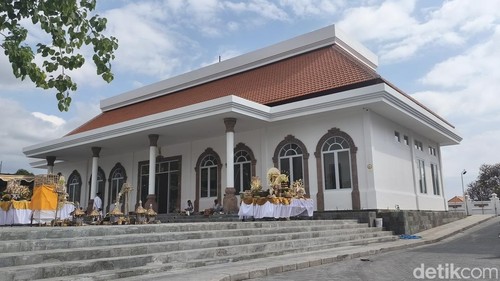 Pemkab Buleleng menggelar upacara melaspas di kawasan Titik Nol Kota Singaraja yang kini resmi bernama Praja Mandala Singa Ambara Raja, Rabu (29/7/2026).