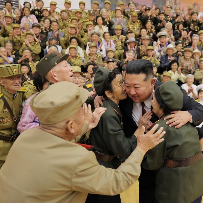 Peringati 73 Tahun Gencatan Senjata, Kim Jong Un Sapa Veteran