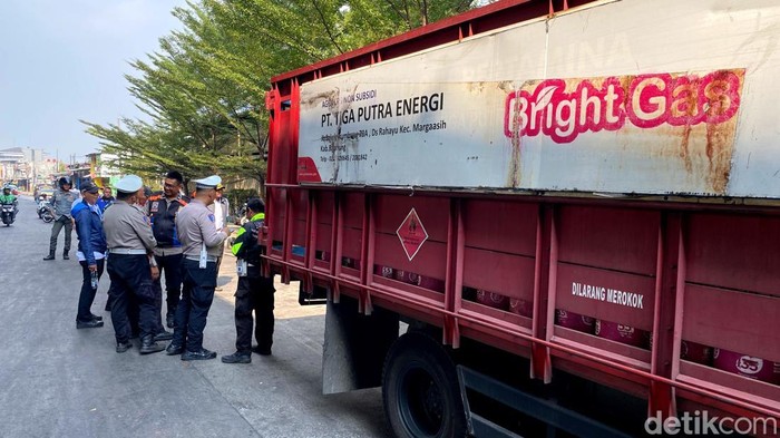 Polisi lakukan penyelidikan terkait kecelakaan maut di Bandung