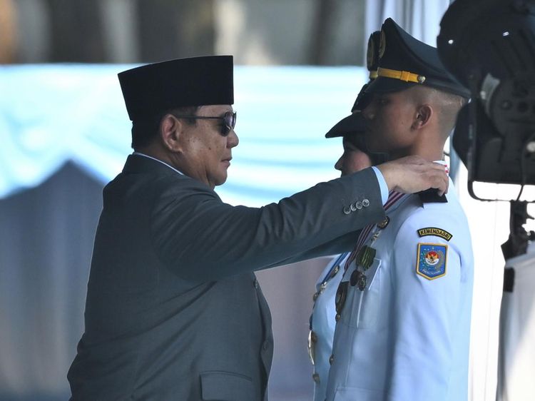 Presiden Prabowo Lantik 1.204 Pamong Praja Muda IPDN Angkatan XXXIII