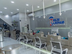 3 Tempat Service Handphone Terpercaya untuk iPhone hingga HP Lipat & Fold