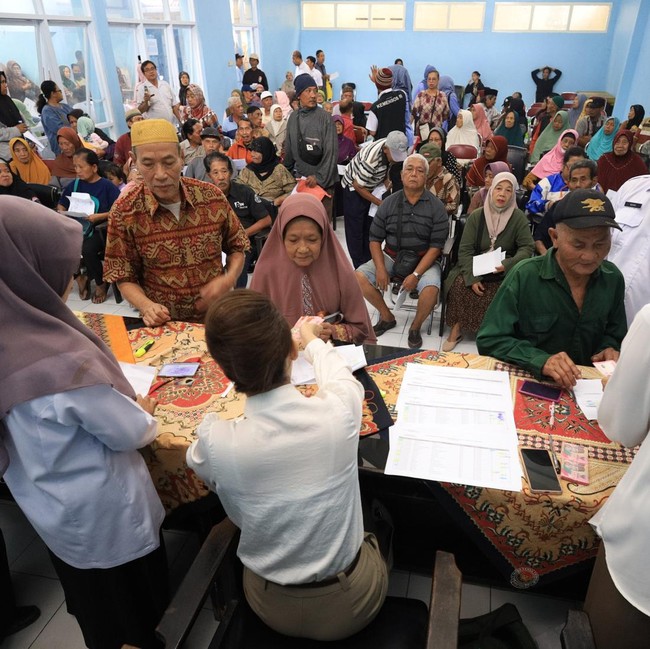 Ratusan Lansia di Kediri Terima BLT dari Dana Bagi Hasil Cukai Tembakau