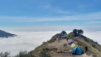 Pendakian Gunung Rinjani Dibuka Lagi! tapi Masih Terbatas