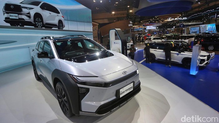 Toyota meluncurkan seri terbaru bZ4X Touring Batery EV di ajang GIIAS 2026, Kabupaten Tangerang, Banten, Rabu (29/7/2026).