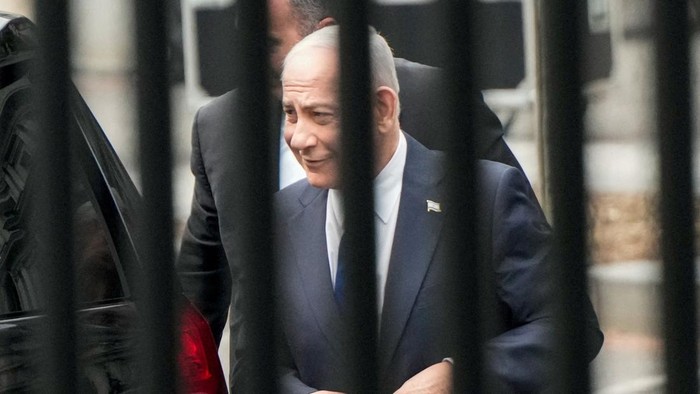 Netanyahu tiba di Gedung Putih AS pada 28 Juli untuk melakukan pembicaraan dengan Trump dalam pertemuan yang digelar tertutup dari media (dok. REUTERS/Elizabeth Frantz)