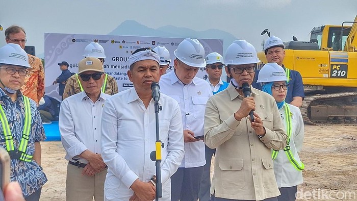 Wakil Menteri Energi dan Sumber Daya Mineral (Wamen ESDM) Yuliot Tanjung, Gubernur Jabar, Dedi Mulyadi, dan perusahaan asal Jepang saat melajukan Groundbreaking, di TPPAS Legok Nangka, Kecamatan Nagreg, Kabupaten Bandung, Rabu (29/7/2026).