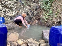 Kemarau, Warga di Gunungkidul Jalan 2 Km 5 Kali Sehari untuk Angkut Air