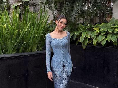 Foto Aaliyah Massaid Jadi Bridesmaid di Nikahan Sahabat, Langsing Berkebaya