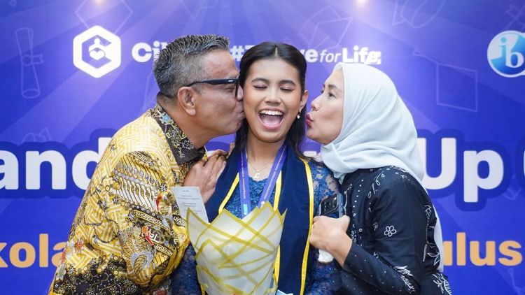 Bahagianya Abdel Achrian Lihat Sang Putri Masuk ITB