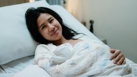 Shenina melahirkan anak pertamanya dan diberi nama Segara Nadi Aksatama. Foto: Instagram @sheninacinnamon/ @angga