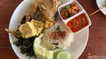 Sedapnya Sarapan Ayam Goreng Basah dengan Jukut Goreng di Jaksel