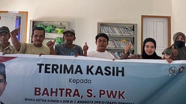 Warha Bombana bersyukur adanya bantuan bedah rumah hingga sembako.